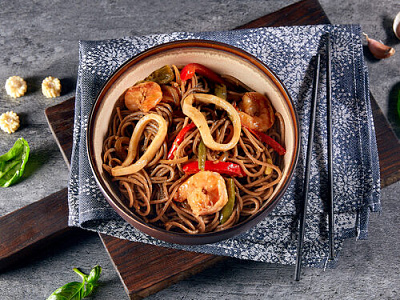 Лапша Соба с кальмаром и креветками, 250 гр.